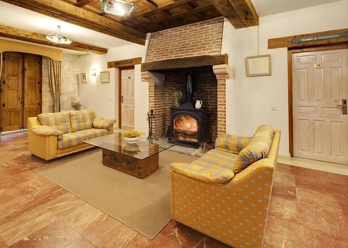 Palacio De Esquileo Gæstehus Sotos de Sepúlveda